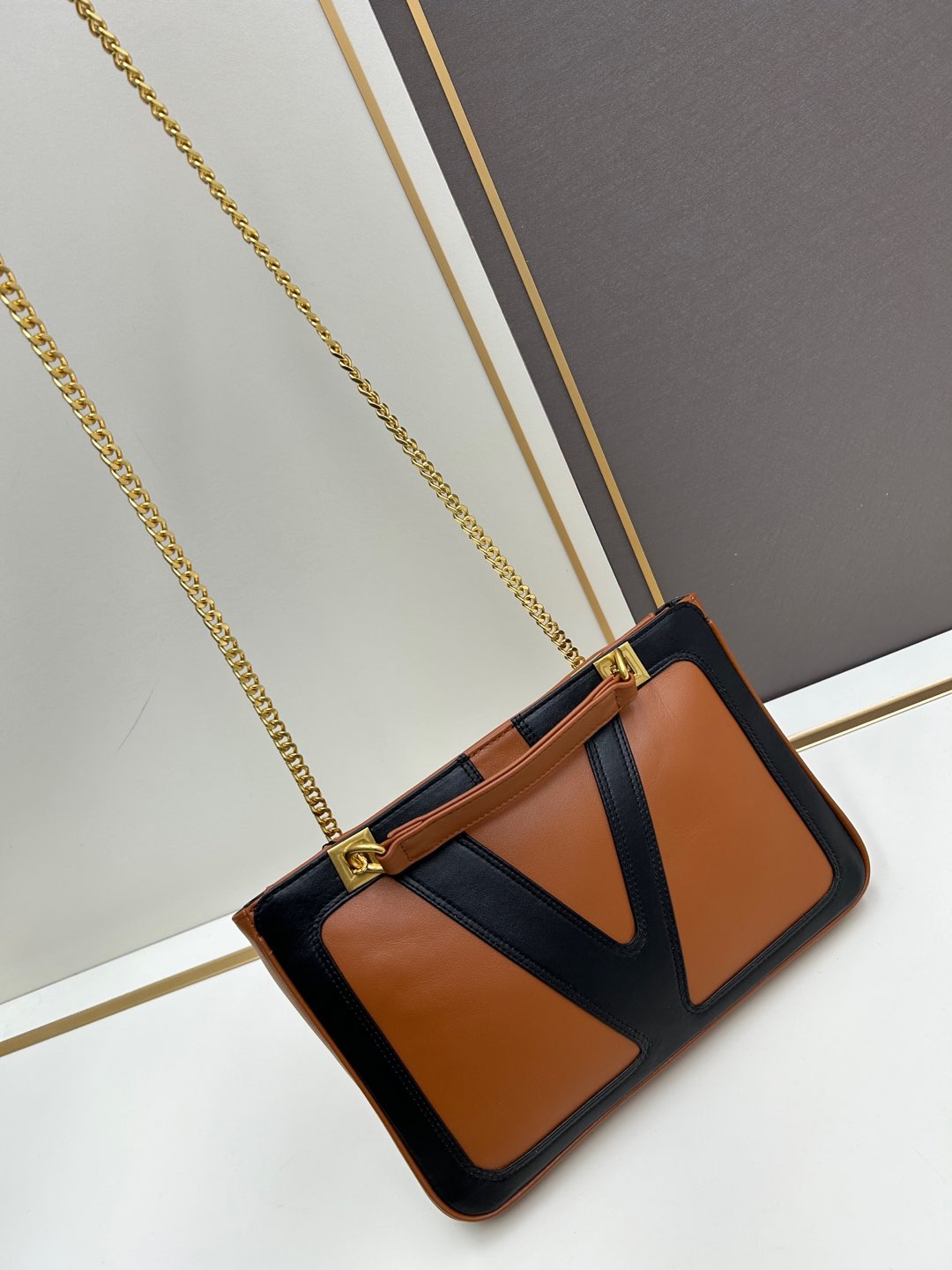 2WVL47BDE Stylish leather bag