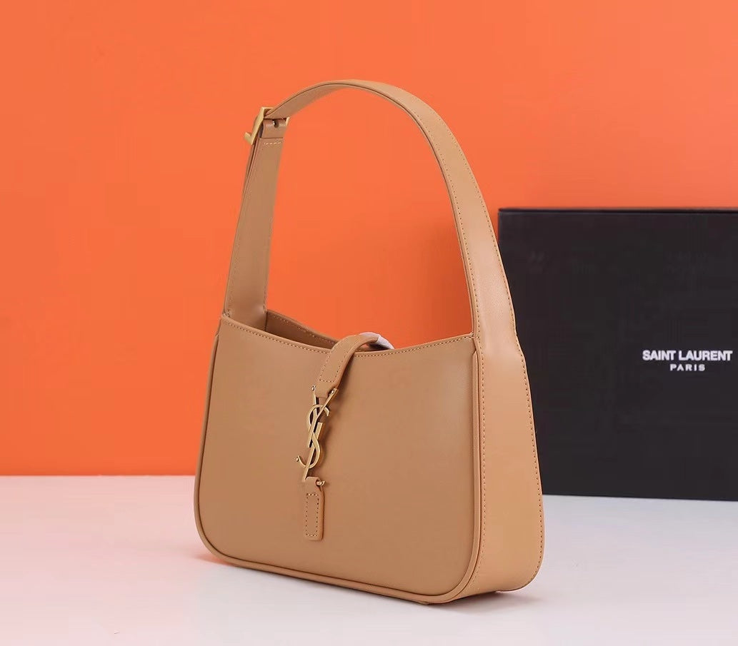 4XSL29BDE Stylish leather bag 