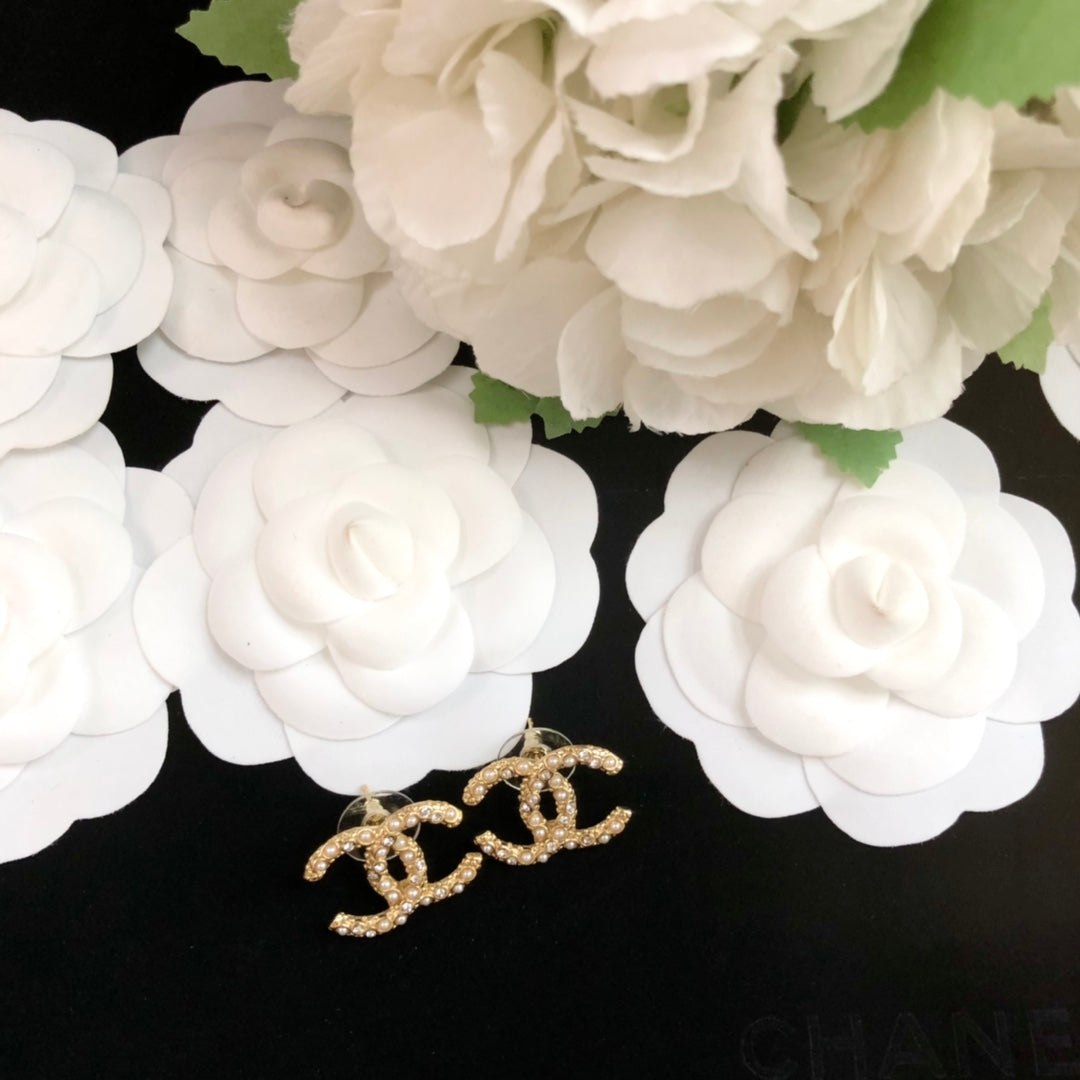 14C90EDE Stylish Earrings