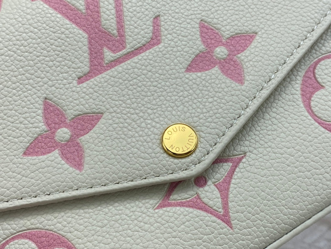 1XE173BDE Stylish leather bag 