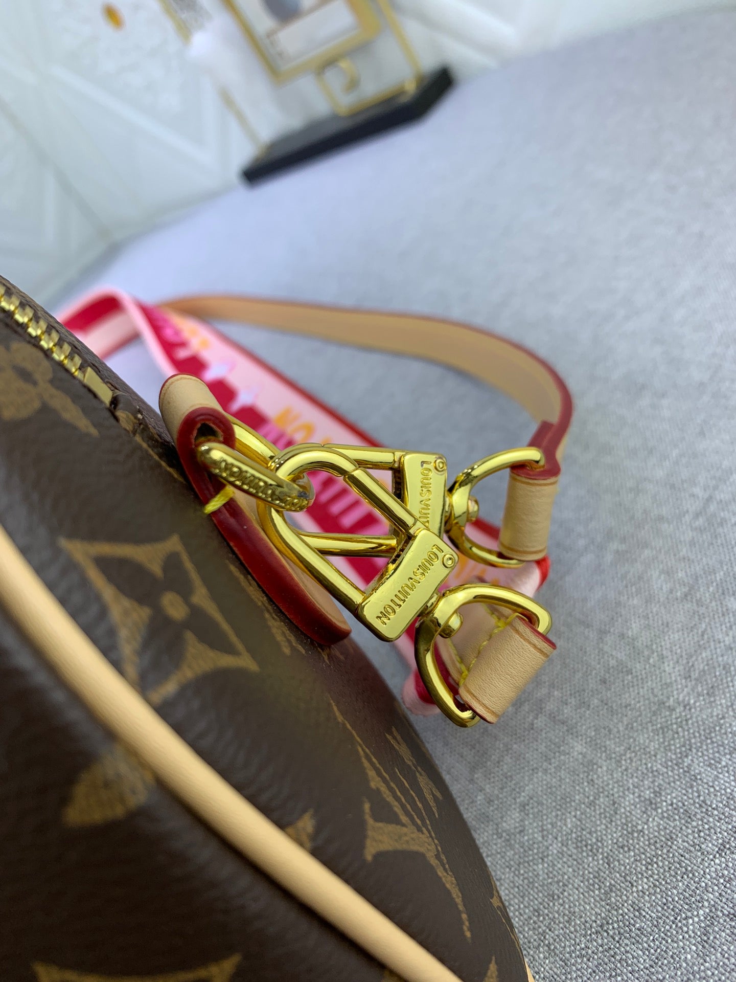 2XE44BDE Stylish leather bag 