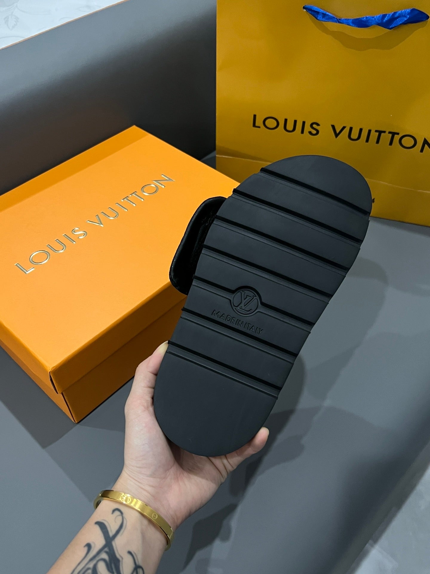 14E73ZDE Stylish Slippers