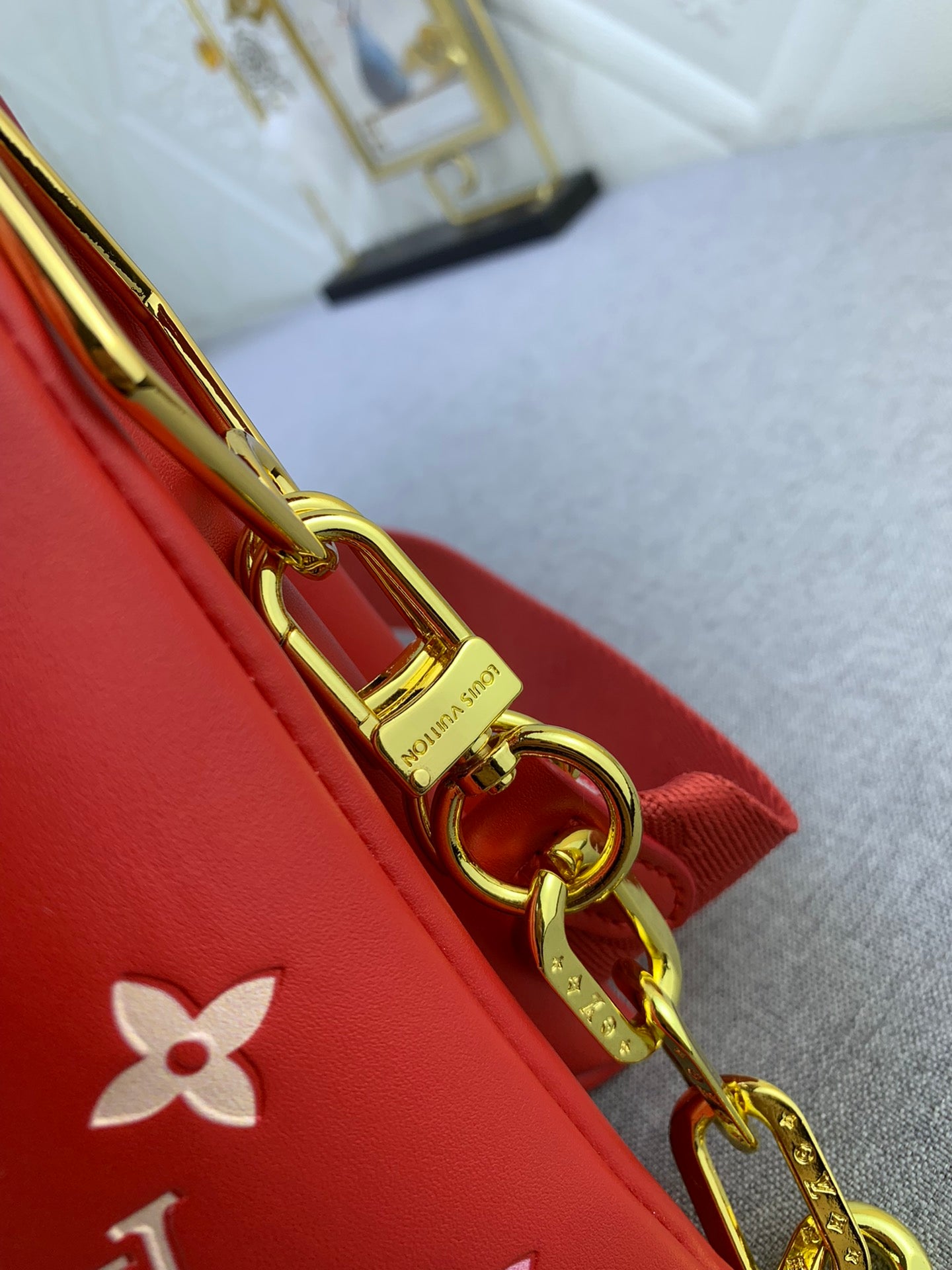 2XE39BDE Stylish leather bag 