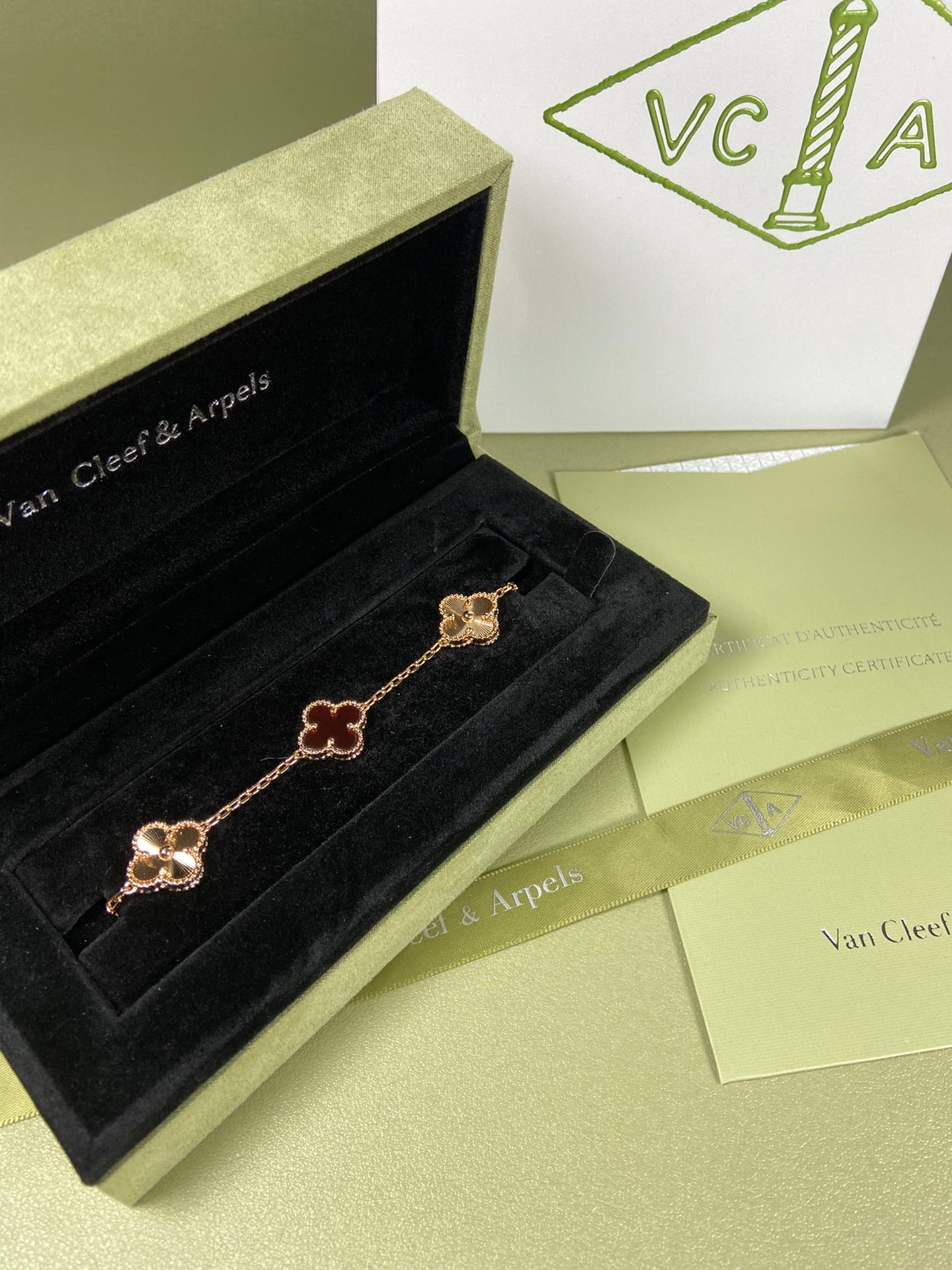 5XVA181KDE Stylish bracelets  5 flowers normal size1.5cm flower