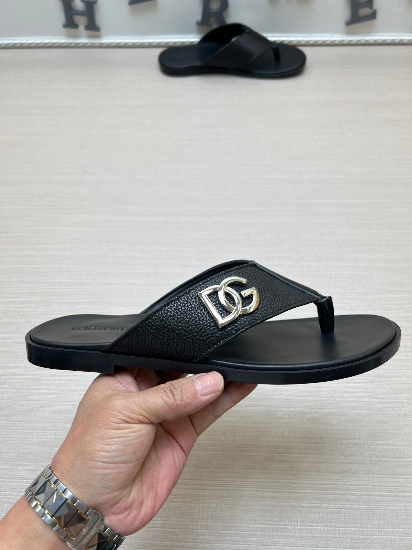 54A101ZDE Stylish slippers