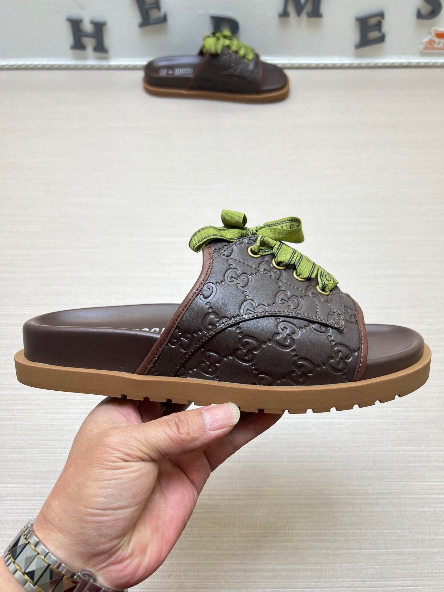54B16ZDE Stylish slippers