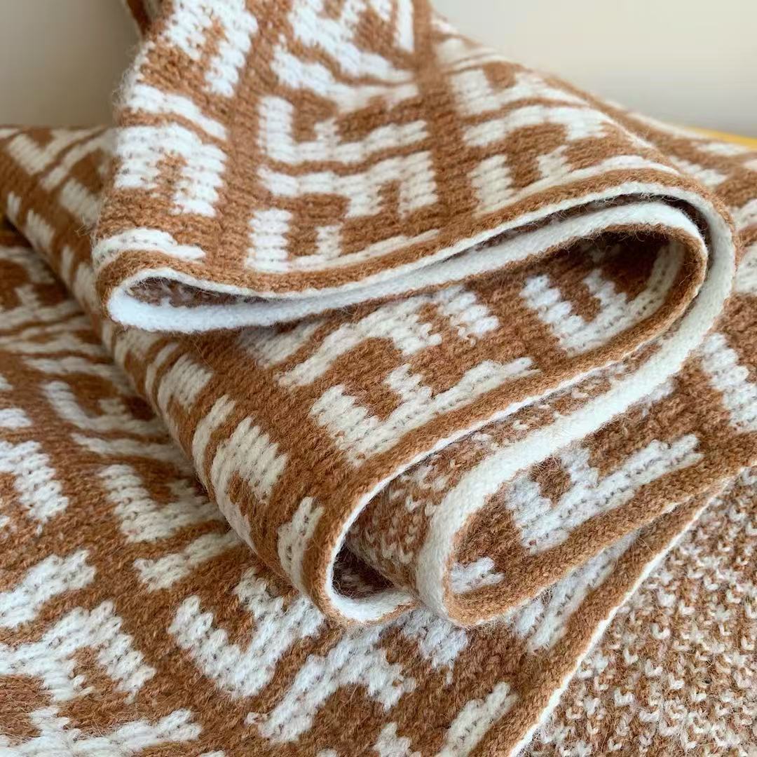 175RF56WDE Stylish Winter Scarves