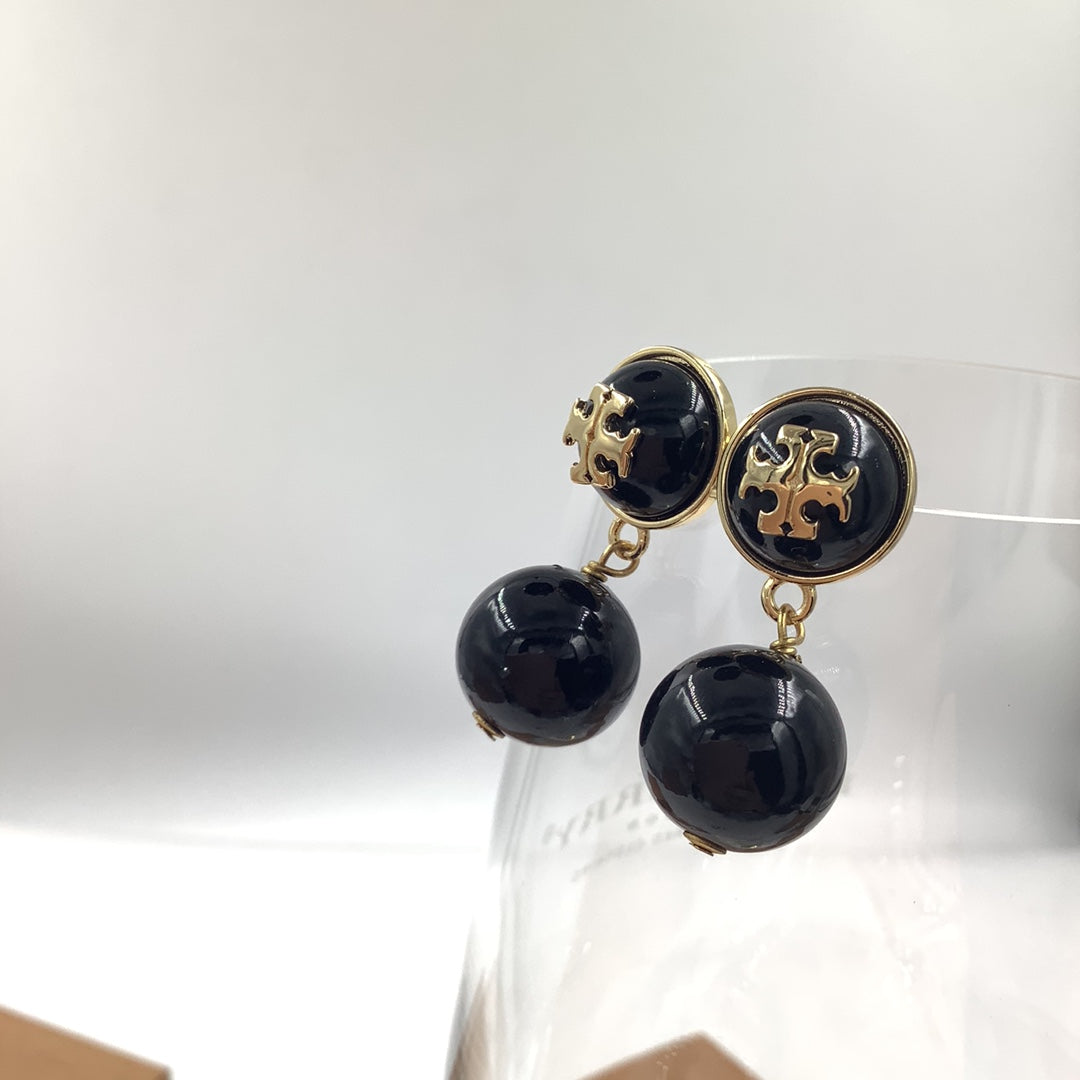 14A469EDE Stylish Earrings