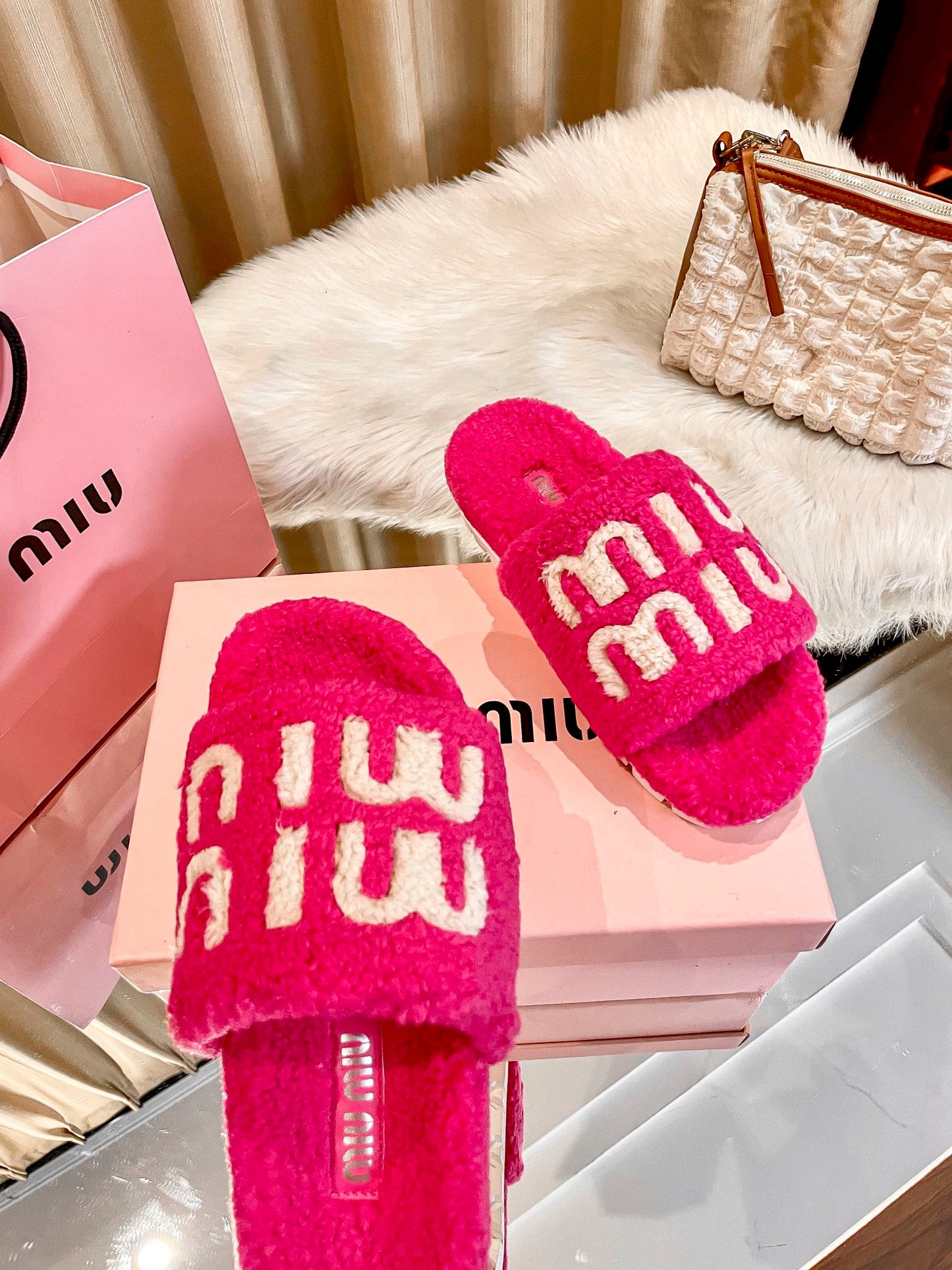 1JA25ZDE Stylish Slippers