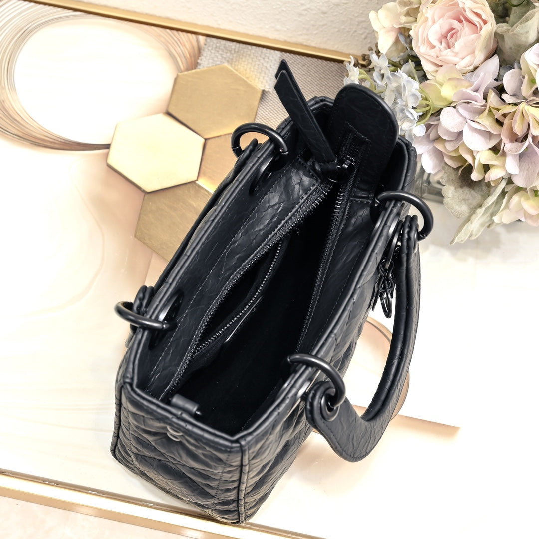1XD438BDE Stylish leather bag