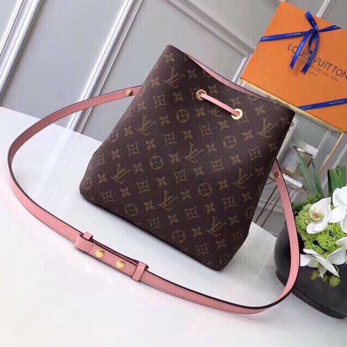 3E81BDE Stylish leather bag 
