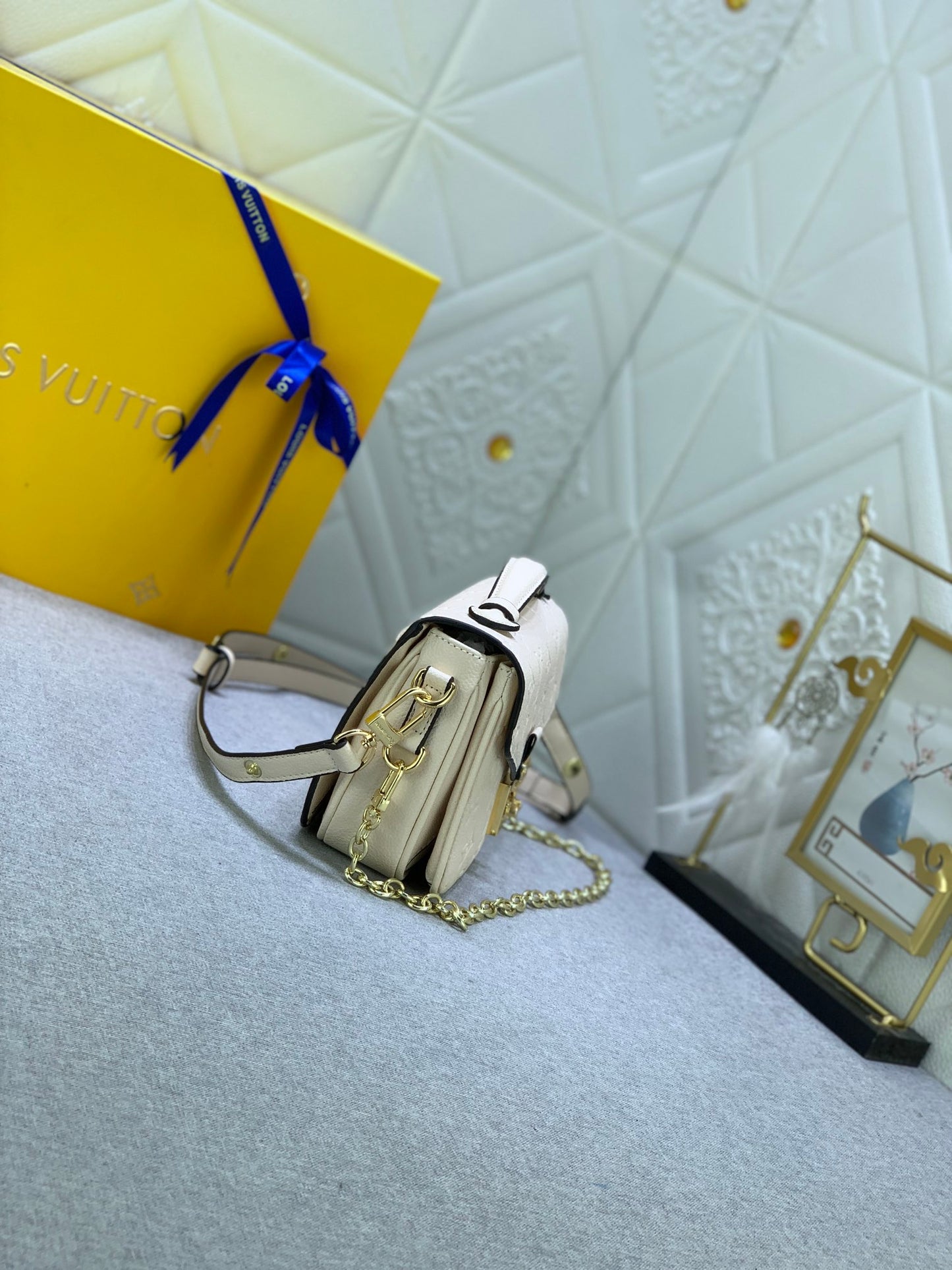 2XE43BDE Stylish leather bag 