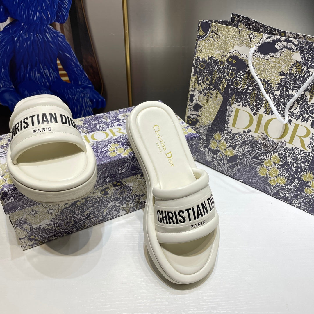 14D76ZDE Stylish slippers