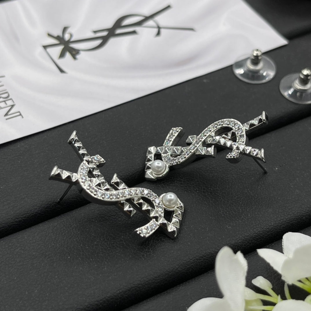 1YSL464EDE Stylish Earrings
