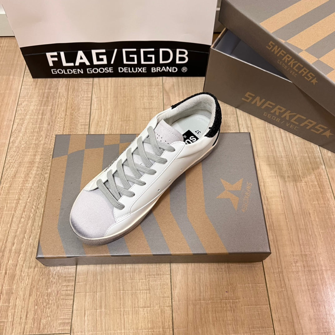 14GE111ZDE Stylish shoes