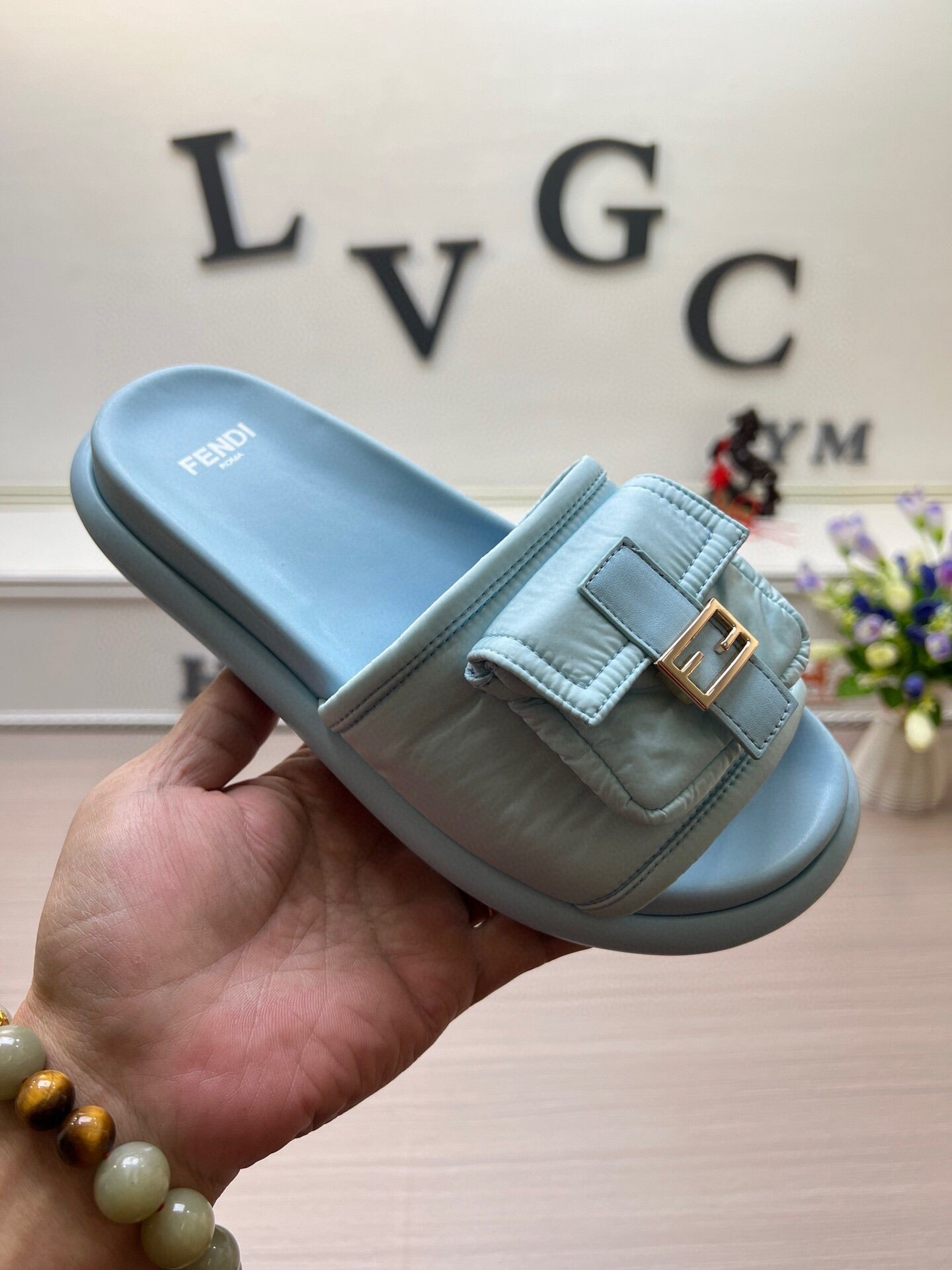 54F125ZDE Stylish slippers