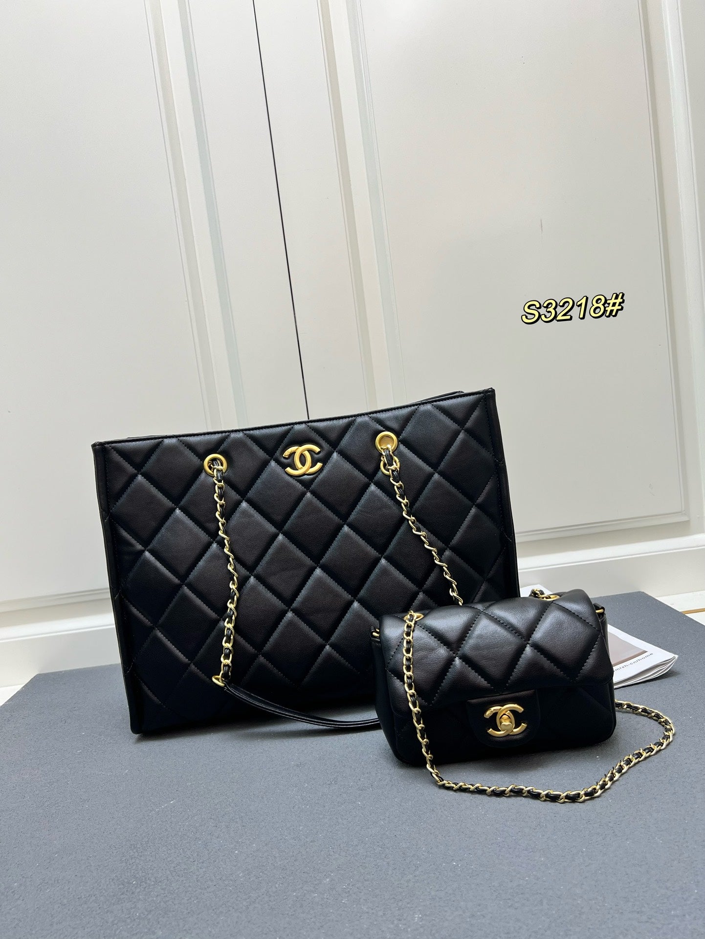 2WC14BDE Stylish leather bag