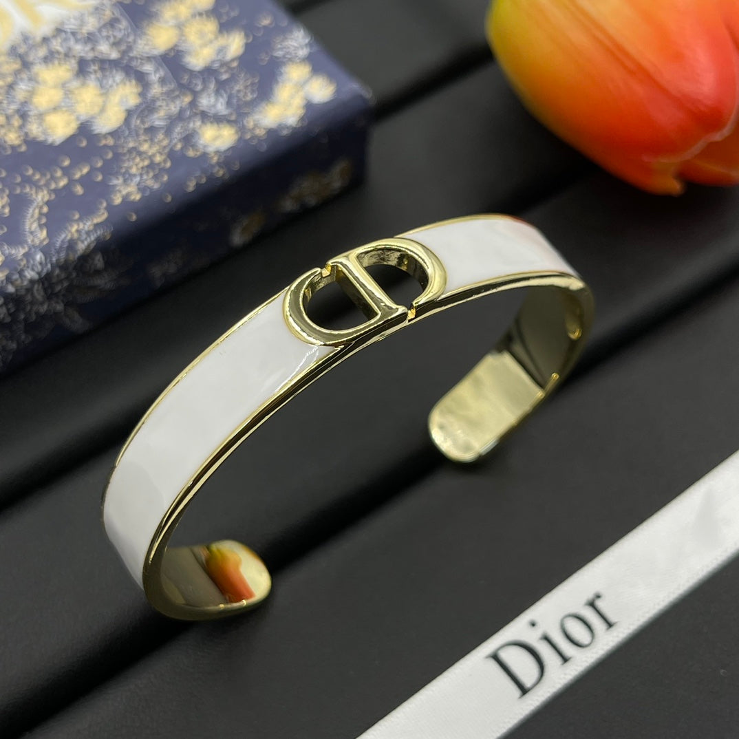 14D671KDE Stylish Bracelets