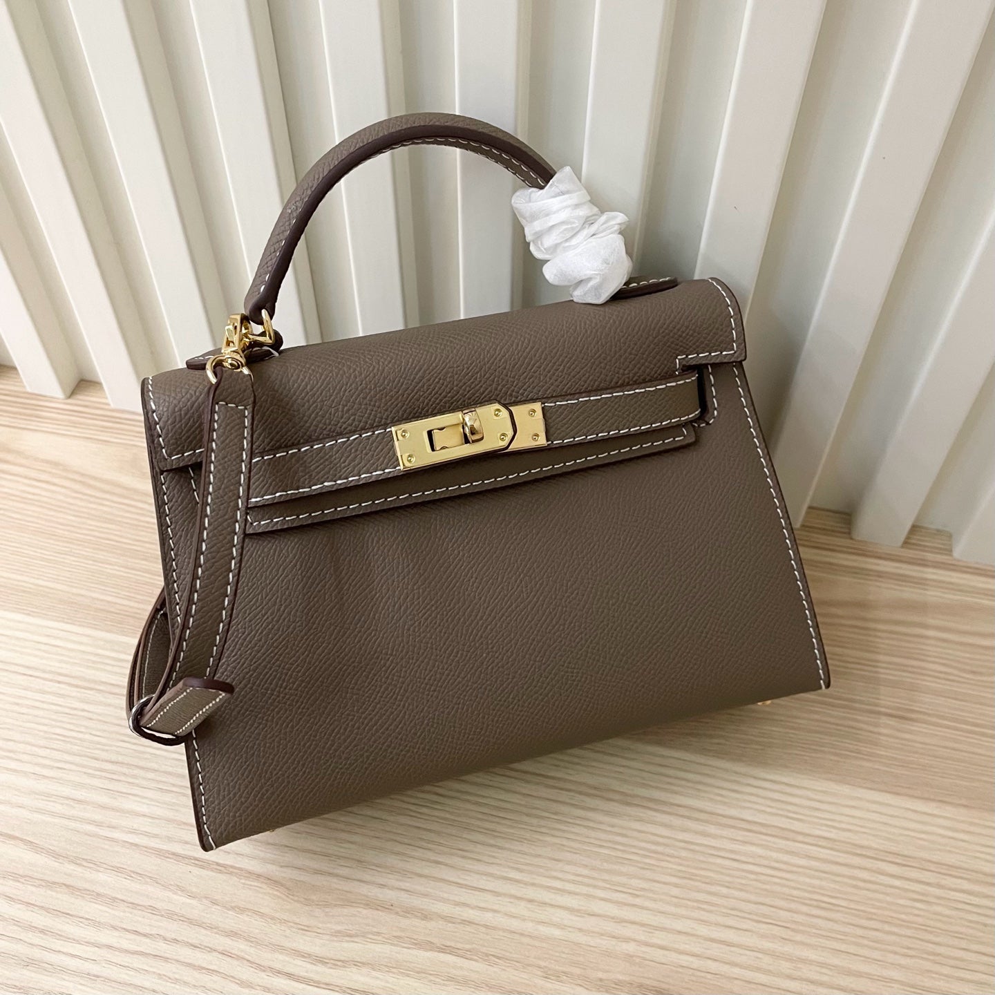 2WH26BDE Stylish leather bag