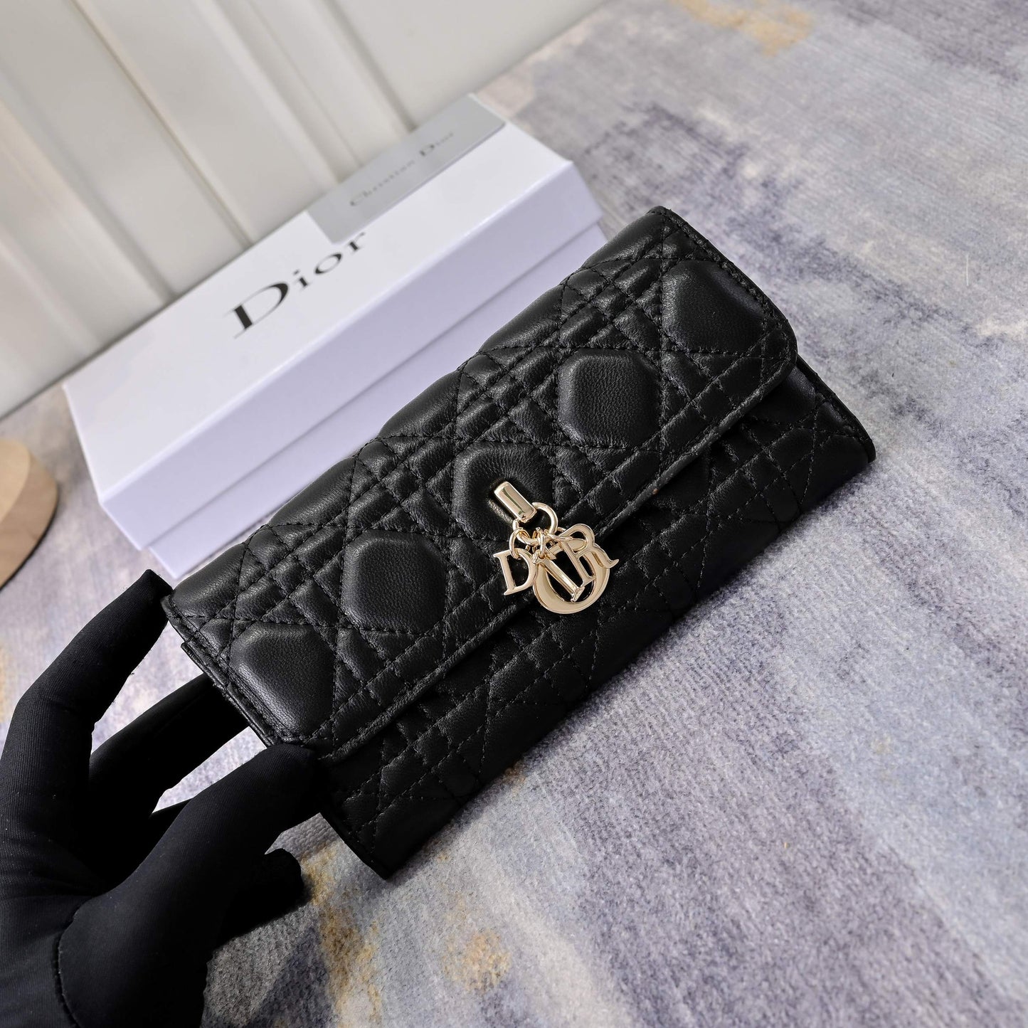 15RD89BDE Stylish leather bag