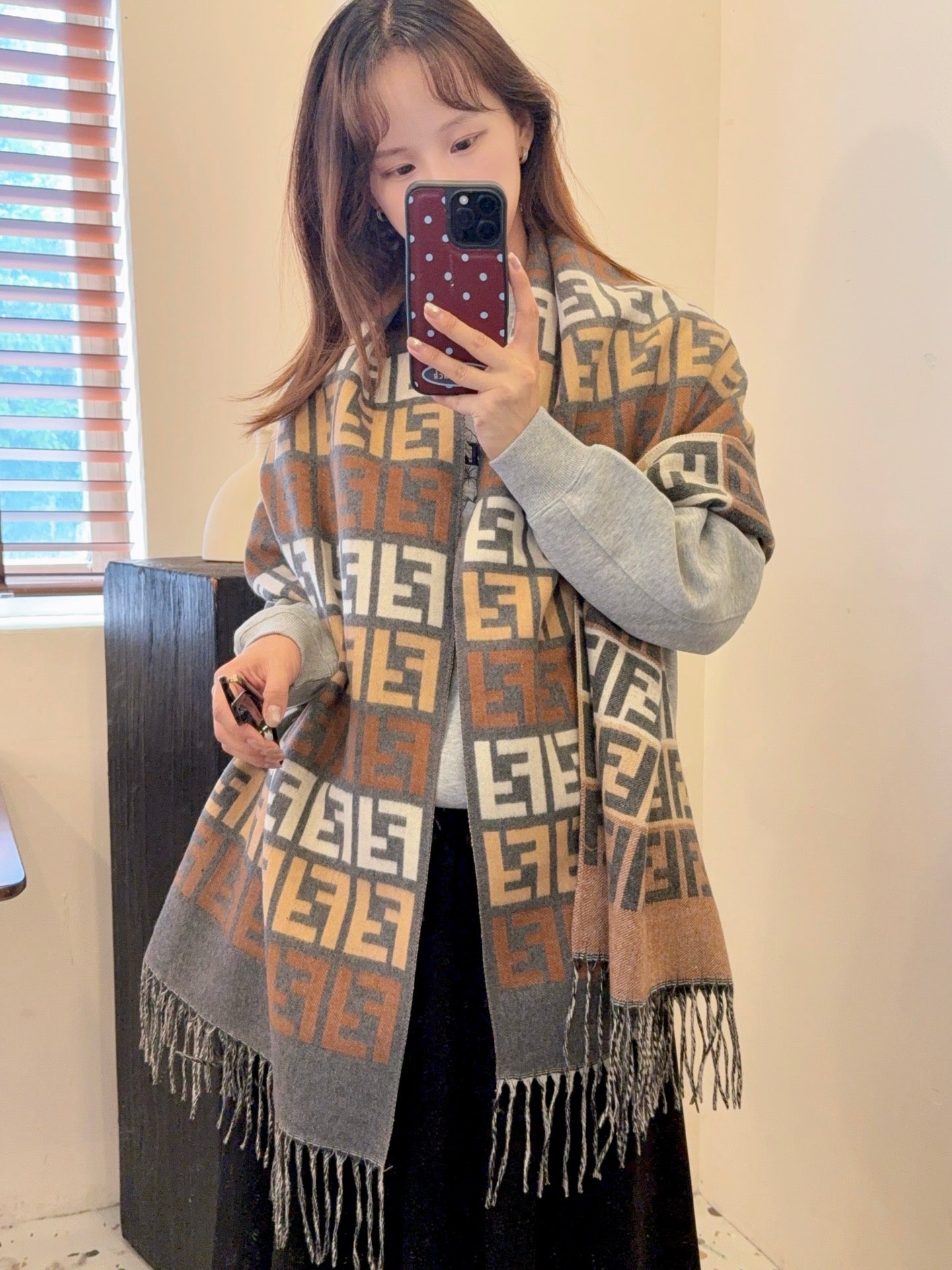185RF65WDE Stylish Winter Scarves