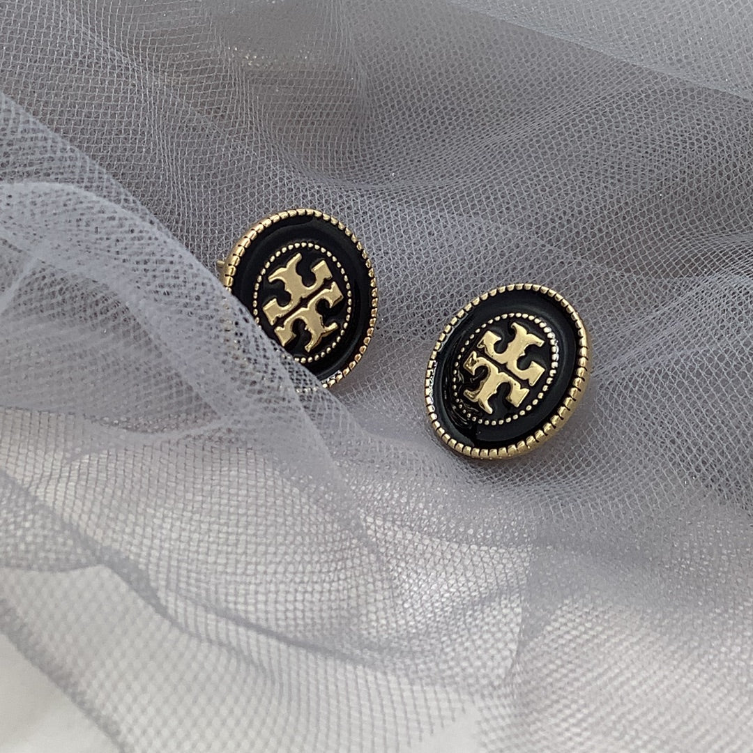 14A467EDE Stylish Earrings