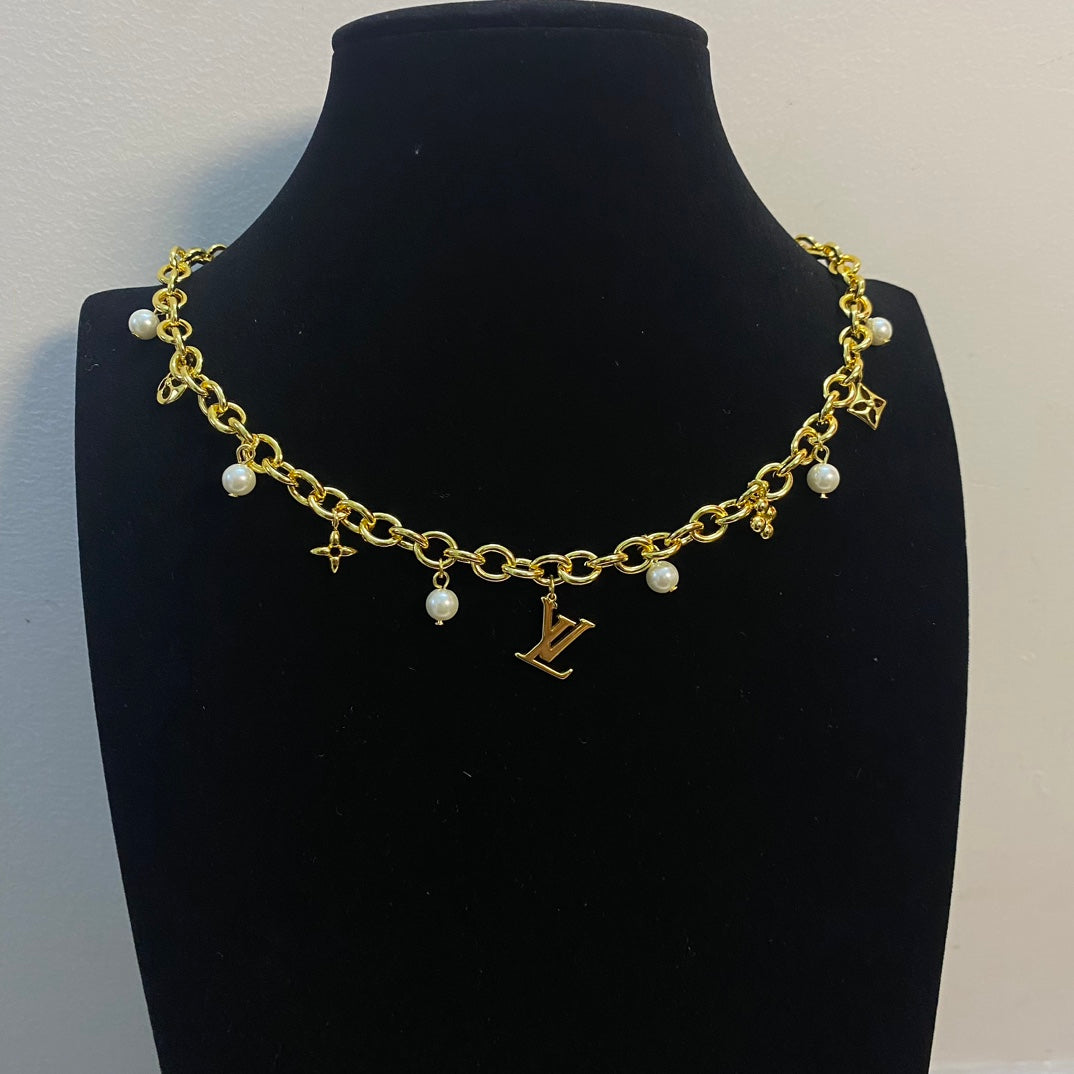 14E652KDE Stylish Necklaces