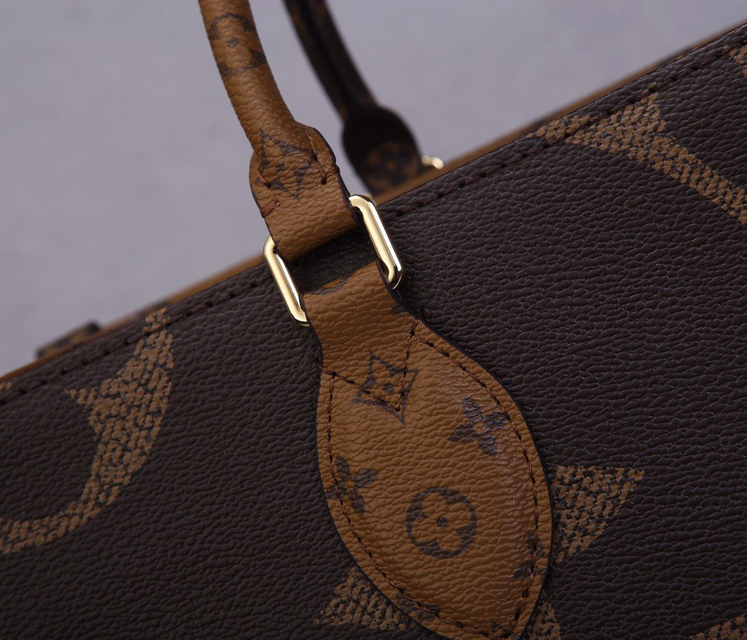 1XE65BDE Stylish leather bag 