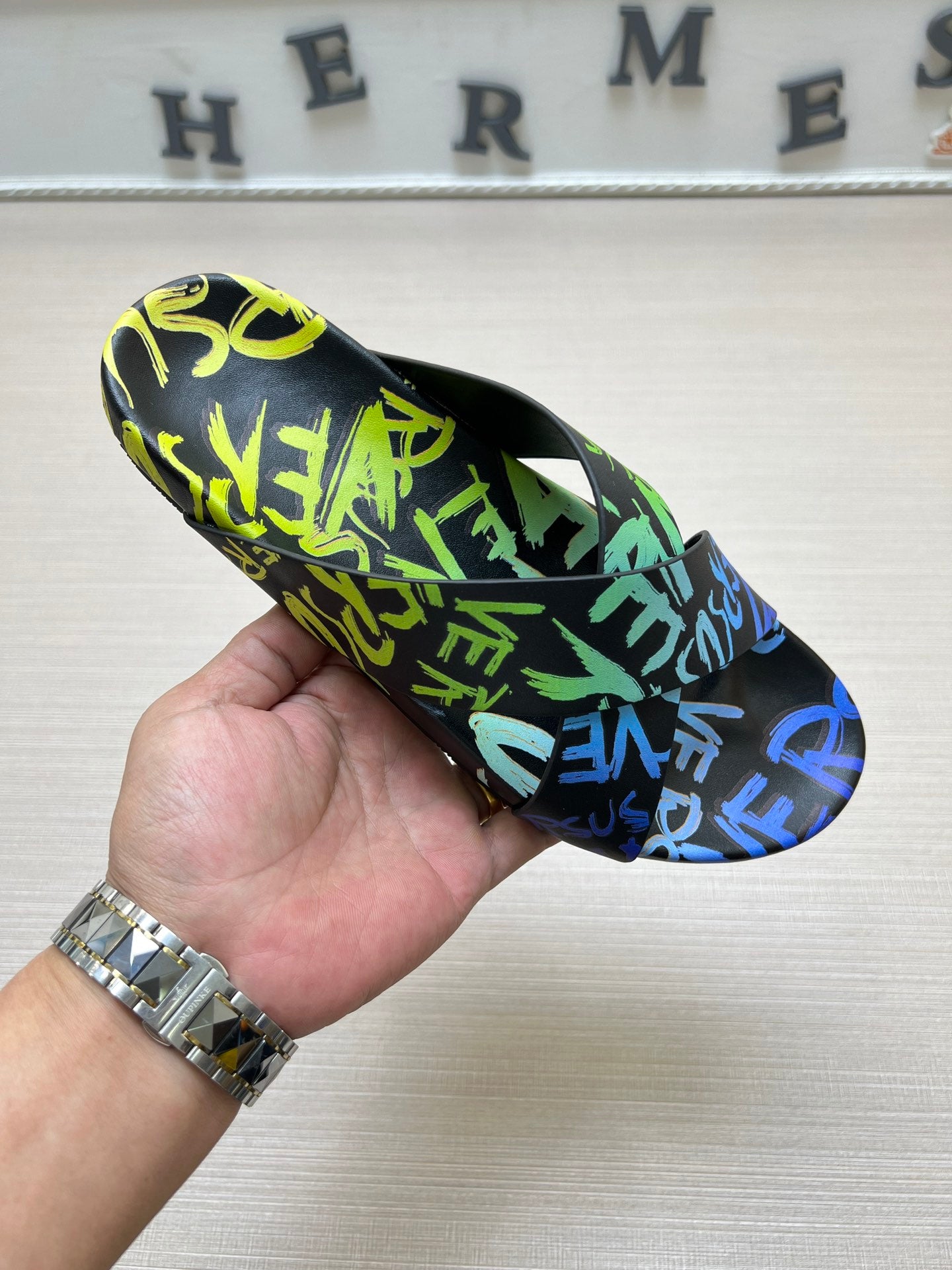 54V95ZDE Stylish slippers