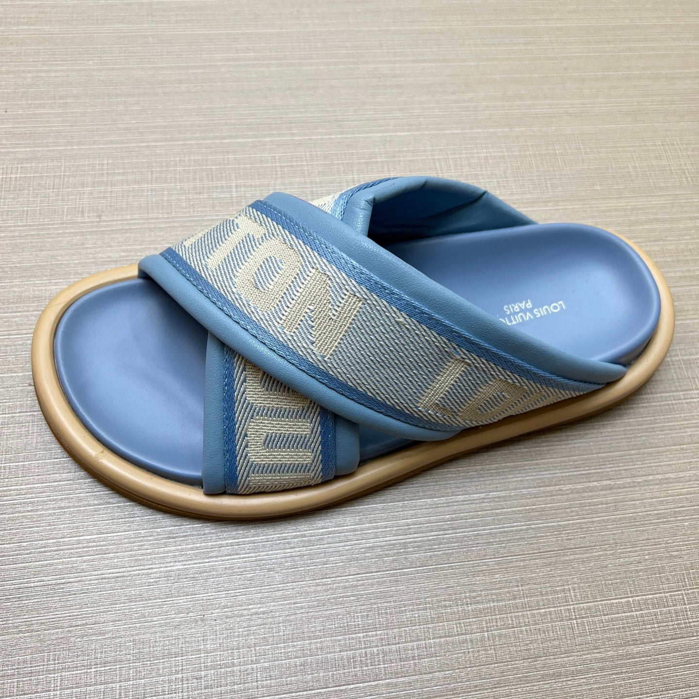 535ZE270ZDE Stylish Slippers