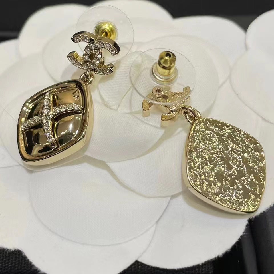 1NC155EDE Stylish Earrings