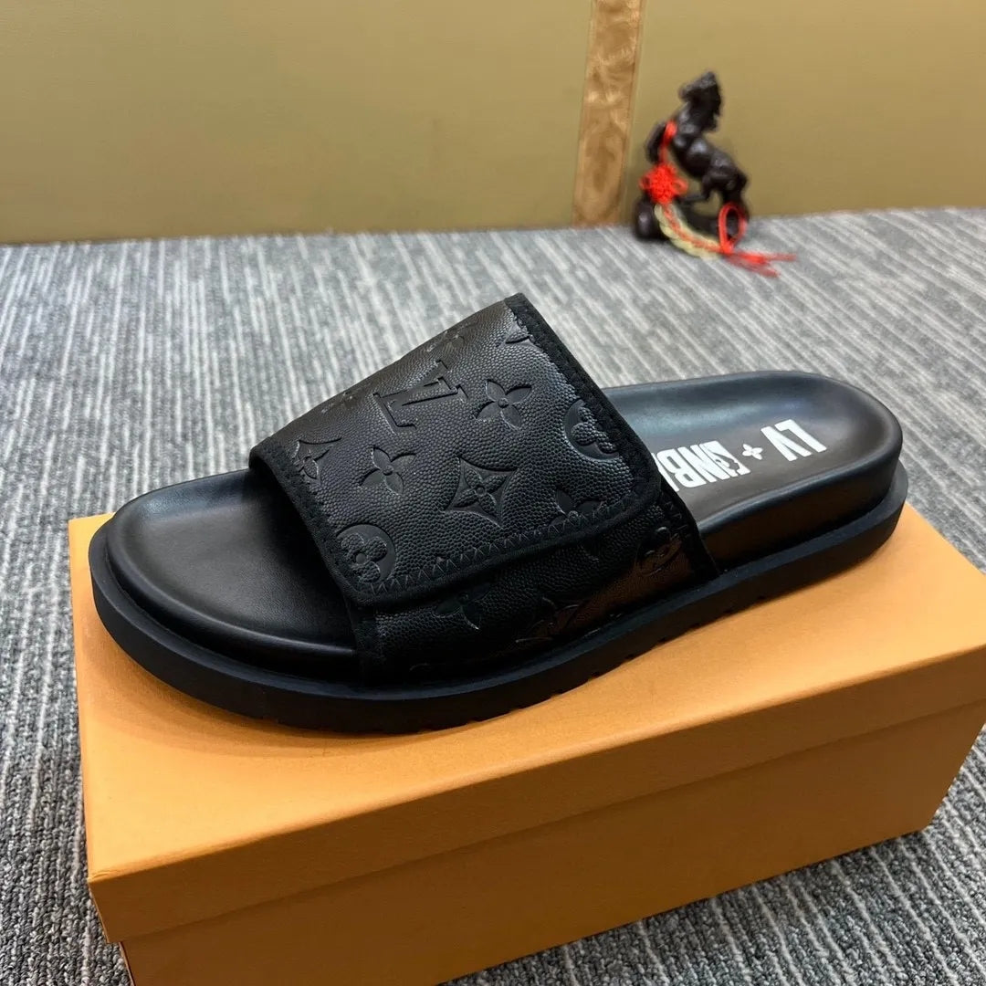 5YE47ZDE Stylish Slippers