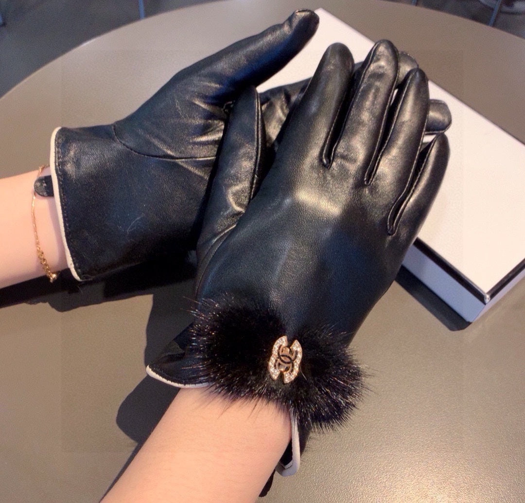 14C15SDE Stylish sheepskin gloves