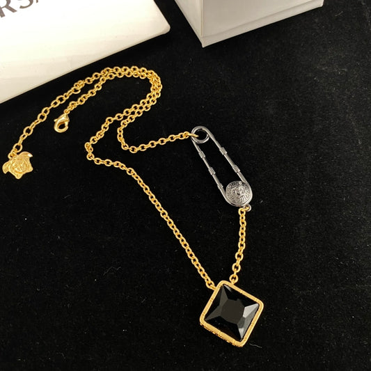 175RV48XDE Stylish  Necklaces