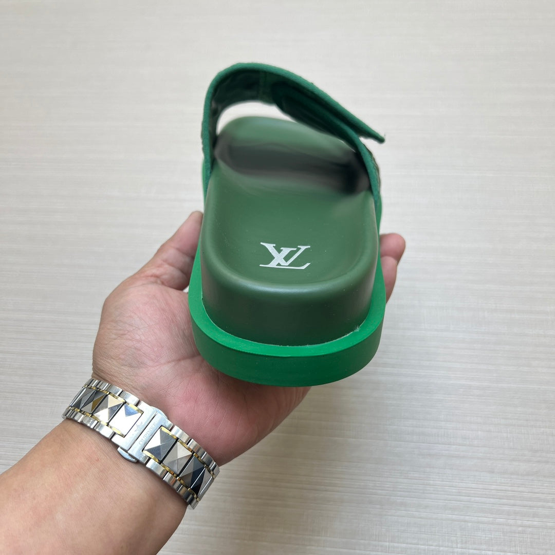 54E112ZDE Stylish slippers