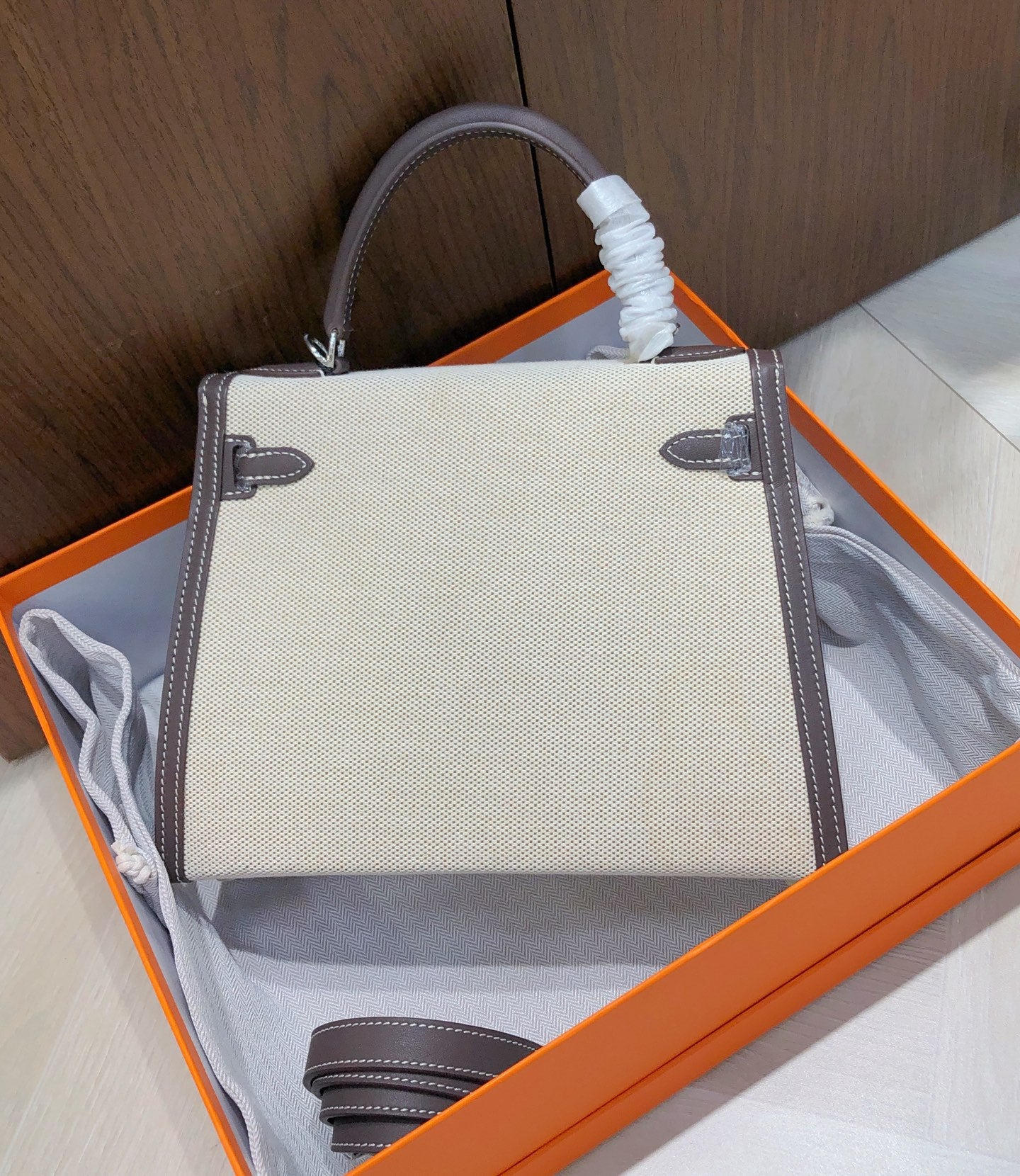 15RH119BDE Stylish leather bag