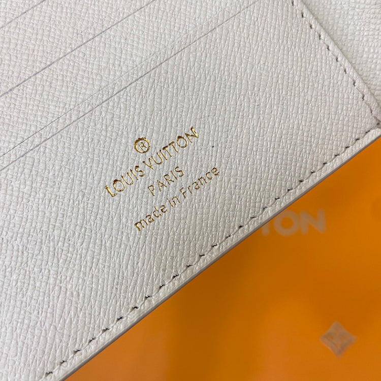 3E06BDE Stylish leather wallets