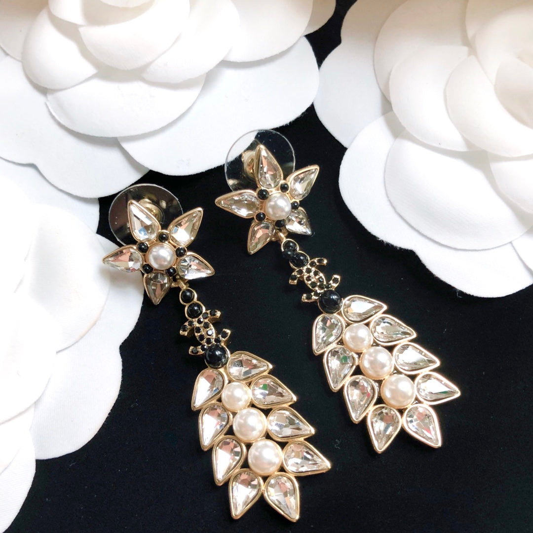 14C61EDE Stylish Earrings