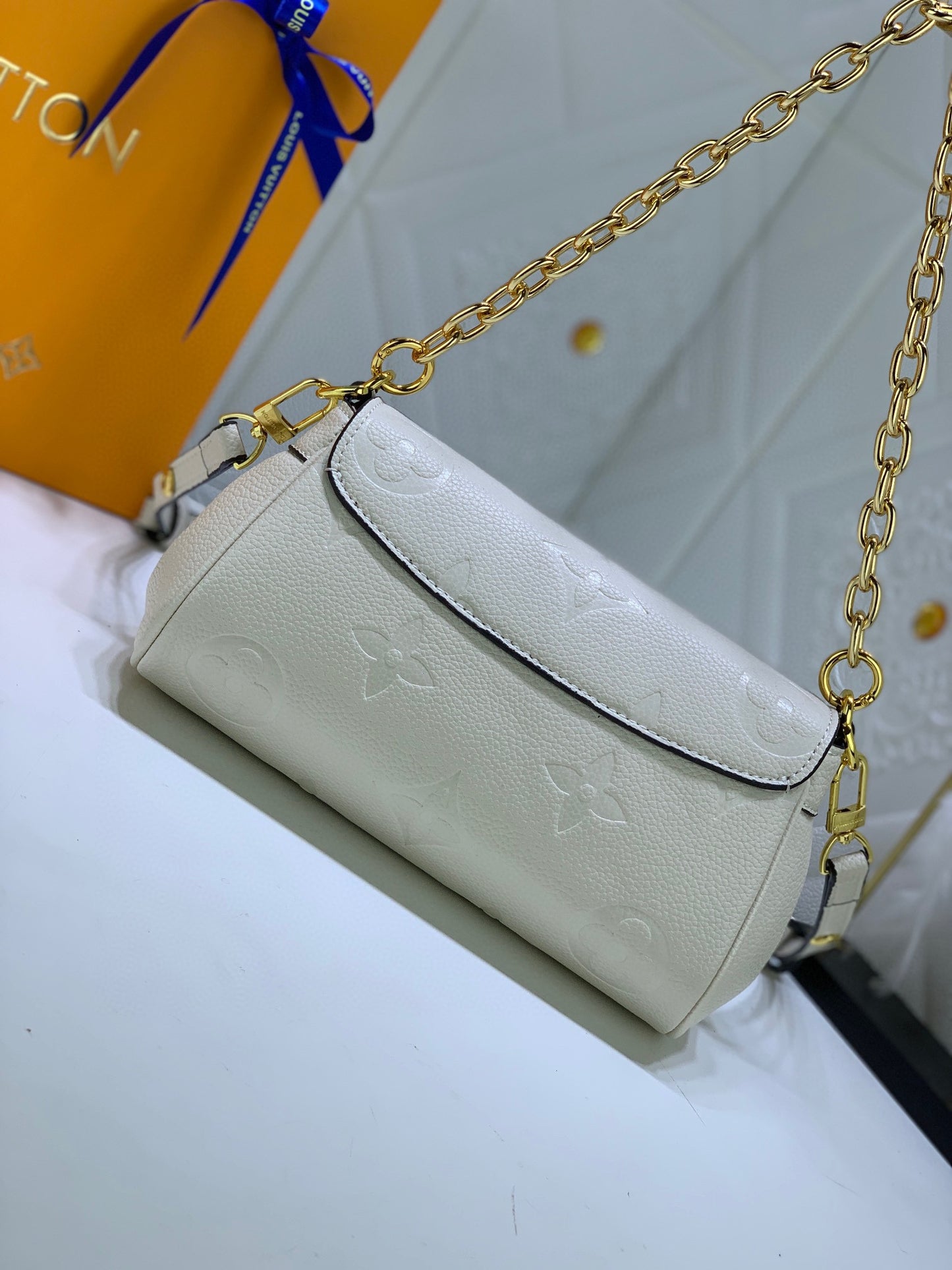 2XR363BDE Stylish leather bag 