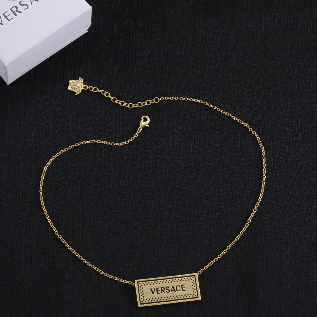 14V319XDE Stylish  Earrings Necklaces