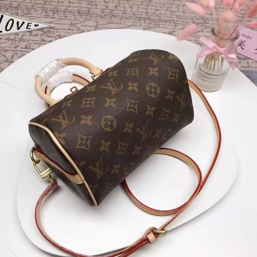 9E1BDE Stylish leather bag 