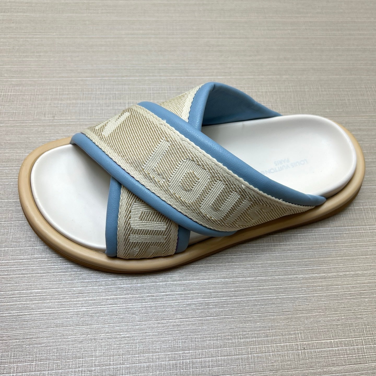 535ZE271ZDE Stylish Slippers