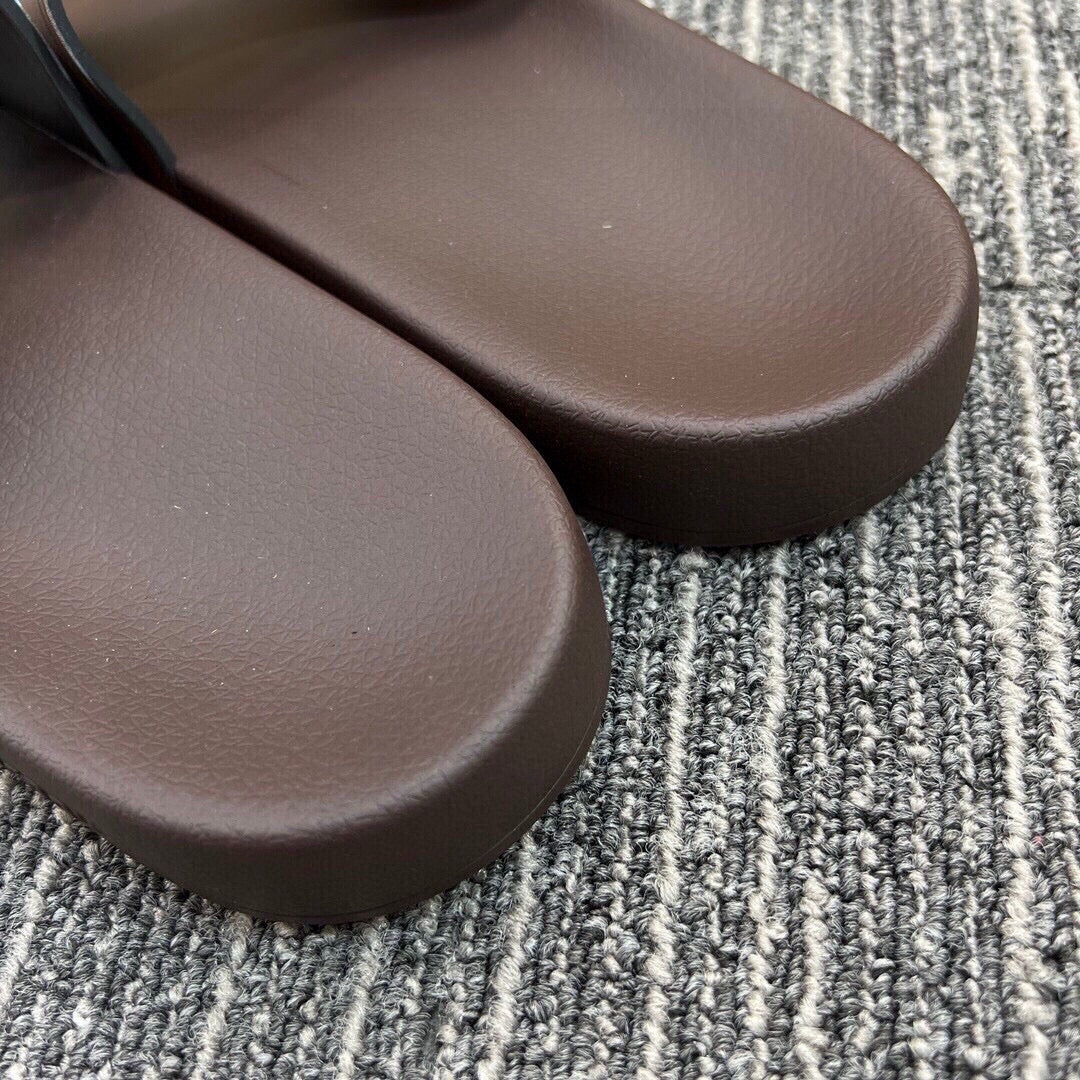 535ZR260ZDE Stylish Slippers