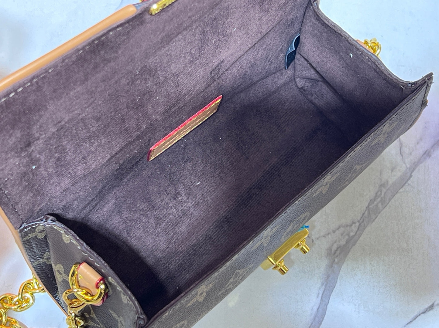 2WE6BDE Stylish leather bag