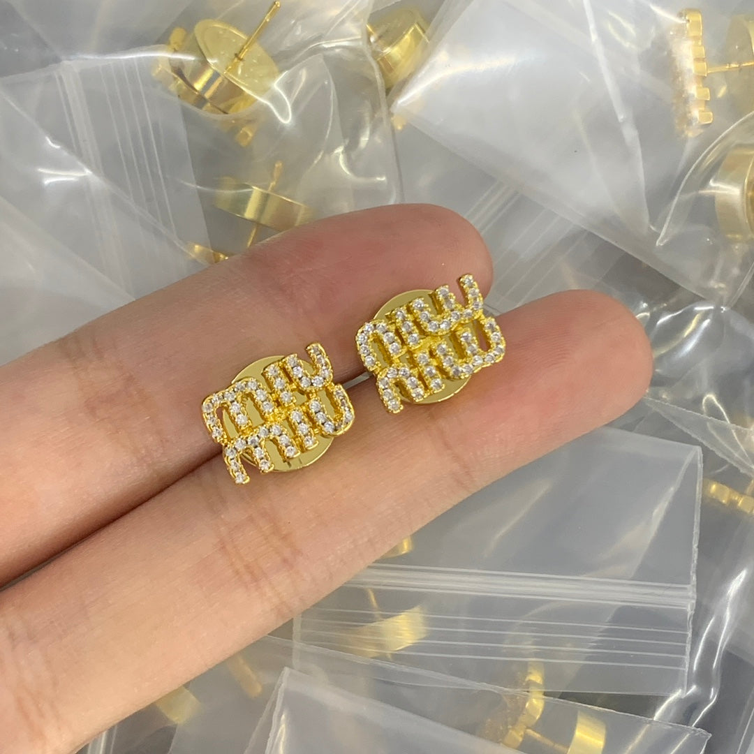 84A24EDE Stylish Earrings