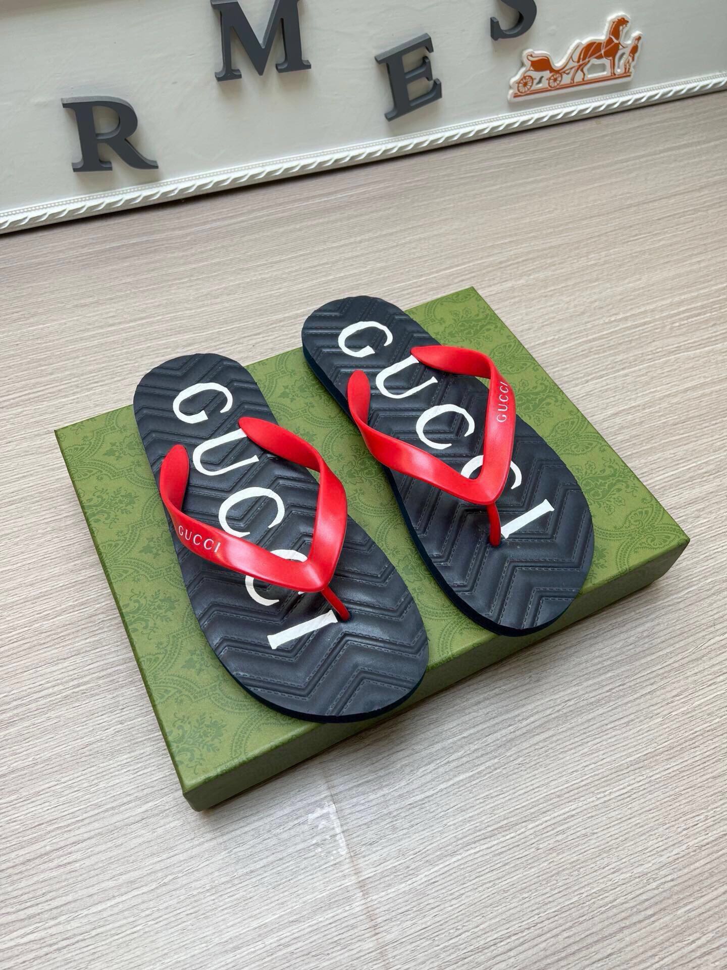 54B39ZDE Stylish slippers