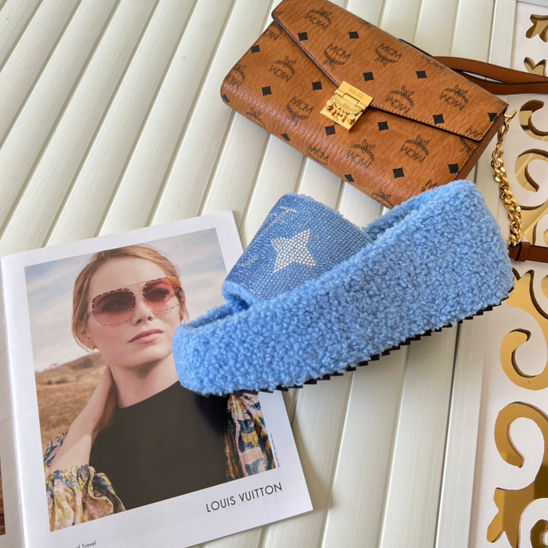 14E91ZDE Stylish Slippers