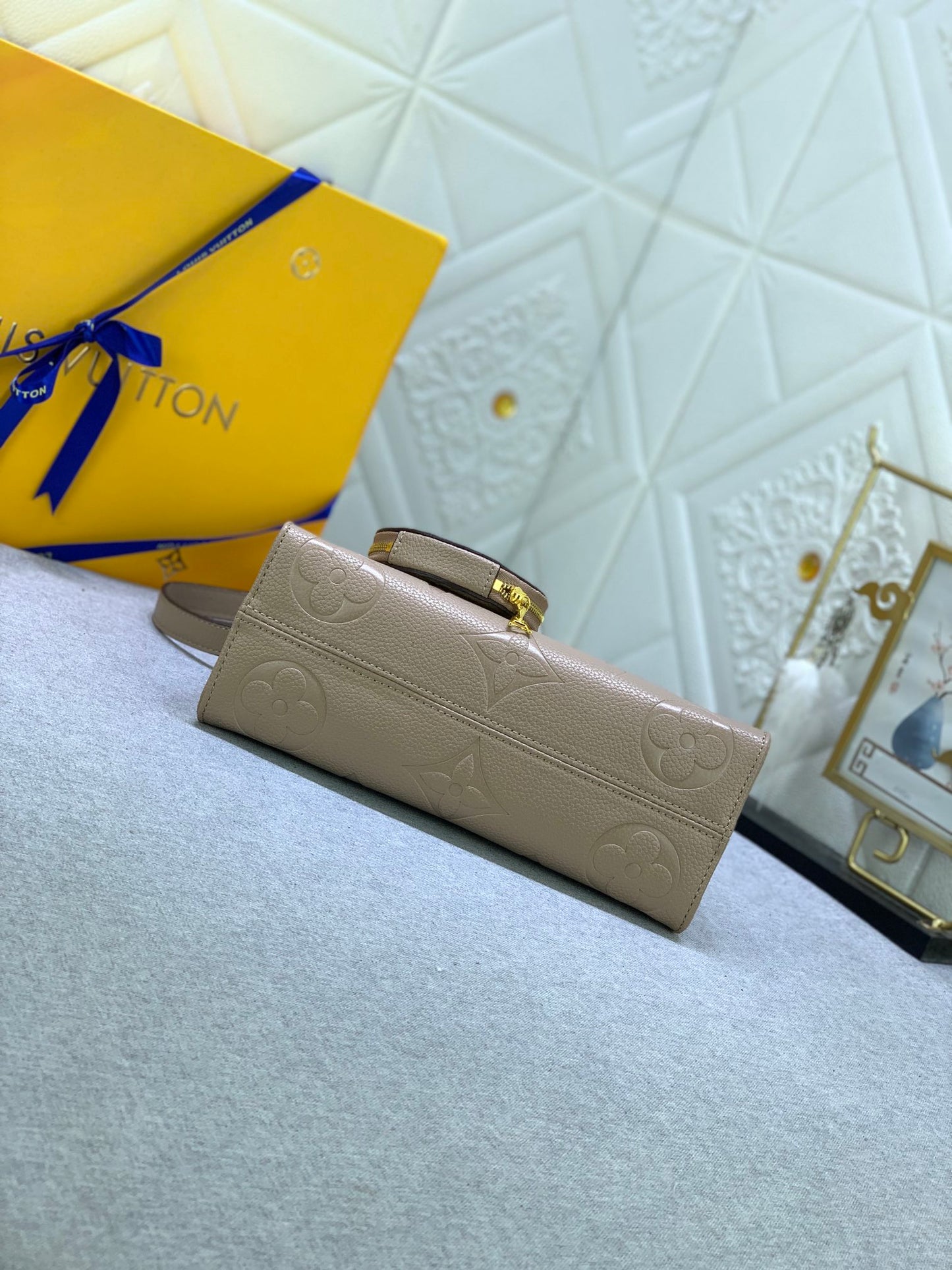 2XE320BDE Stylish leather bag 