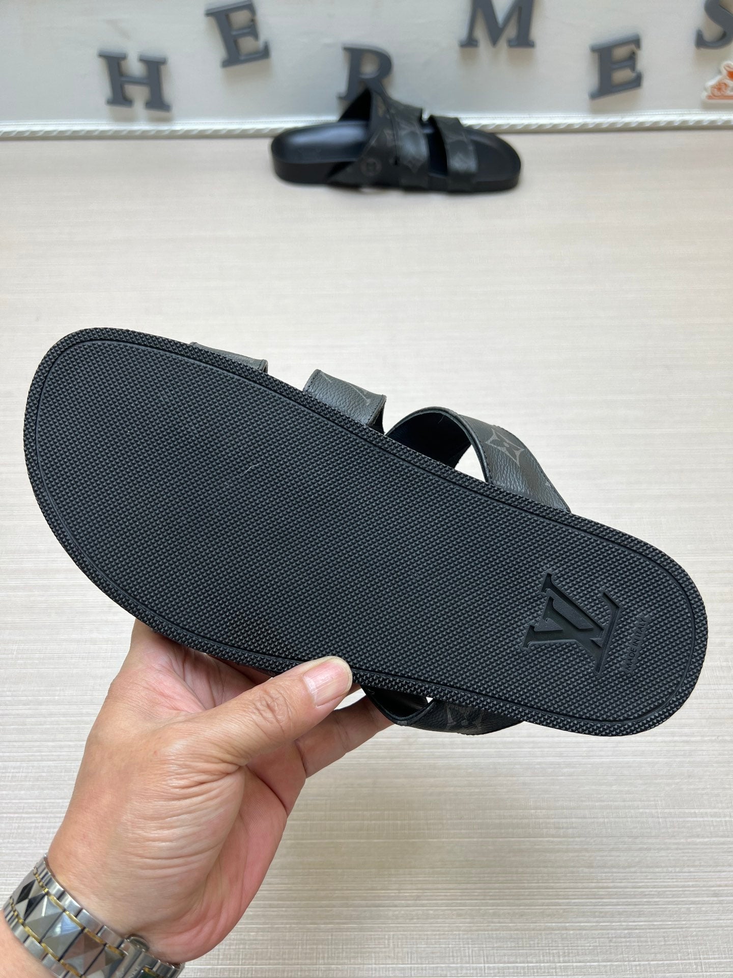 54E89ZDE Stylish slippers