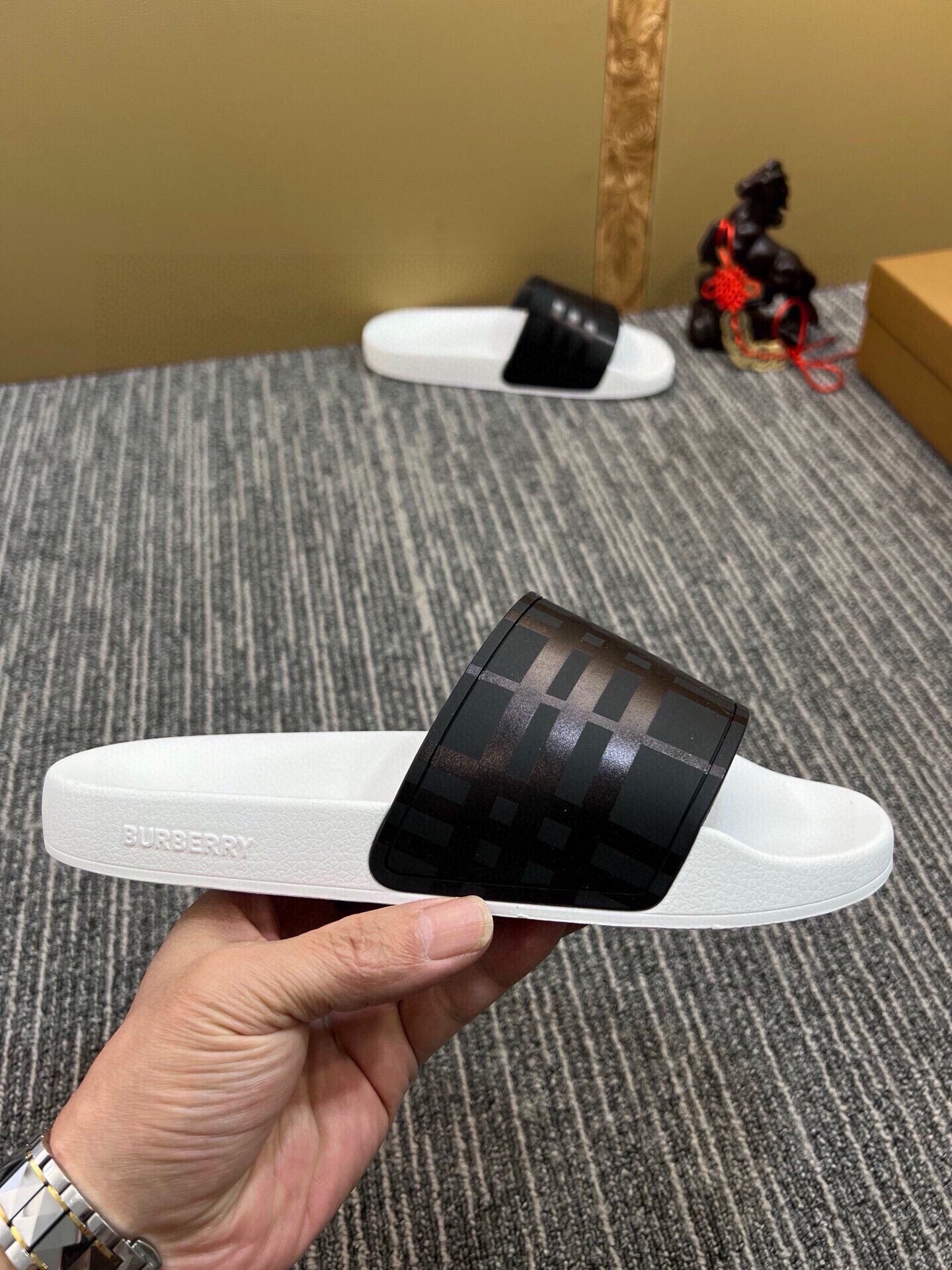 535ZR261ZDE Stylish Slippers